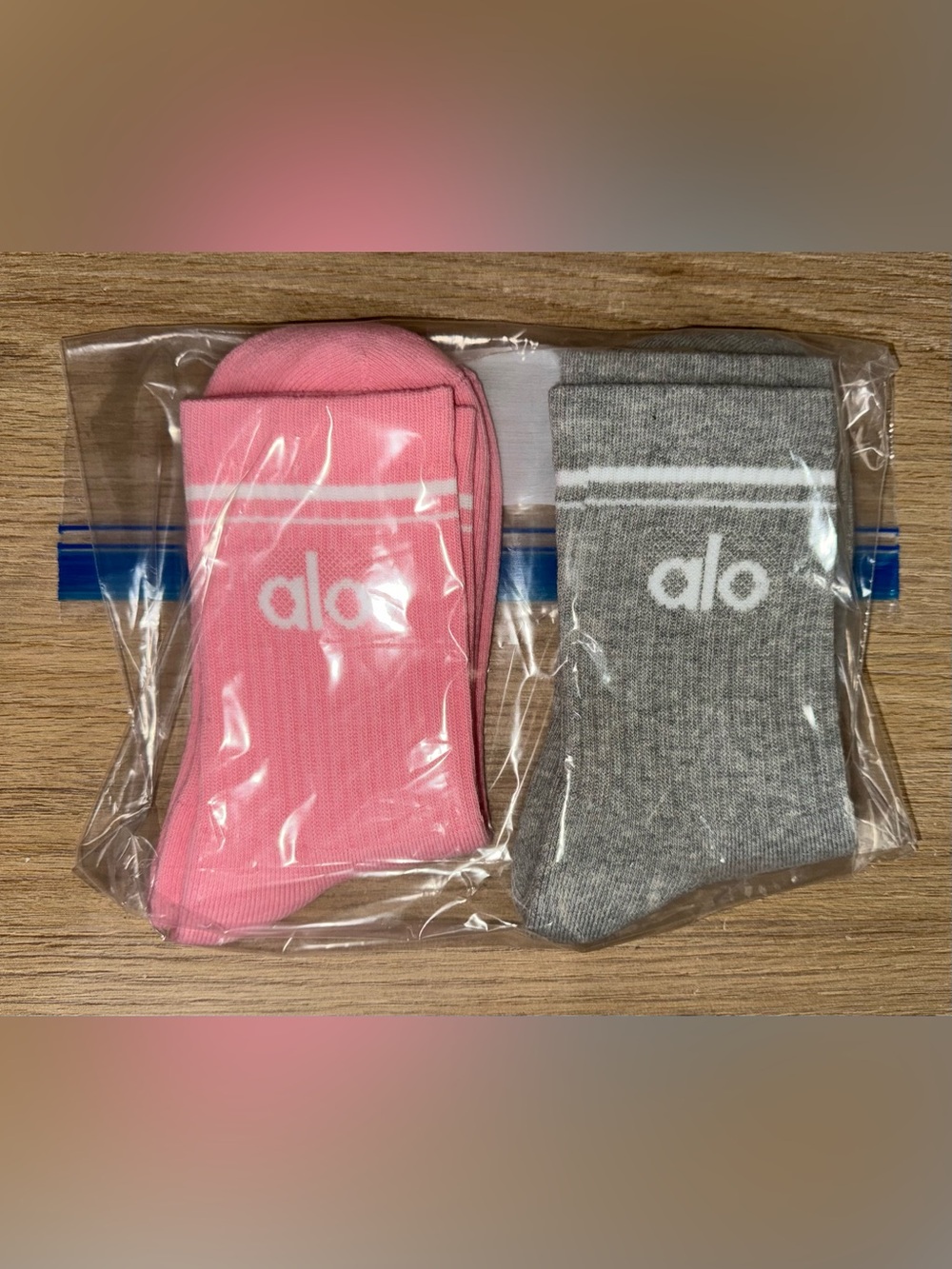 NEW ALO Crew Socks - Pink & Gray, 2-Pack. Size Large. (7-9). - Picture 5 of 5